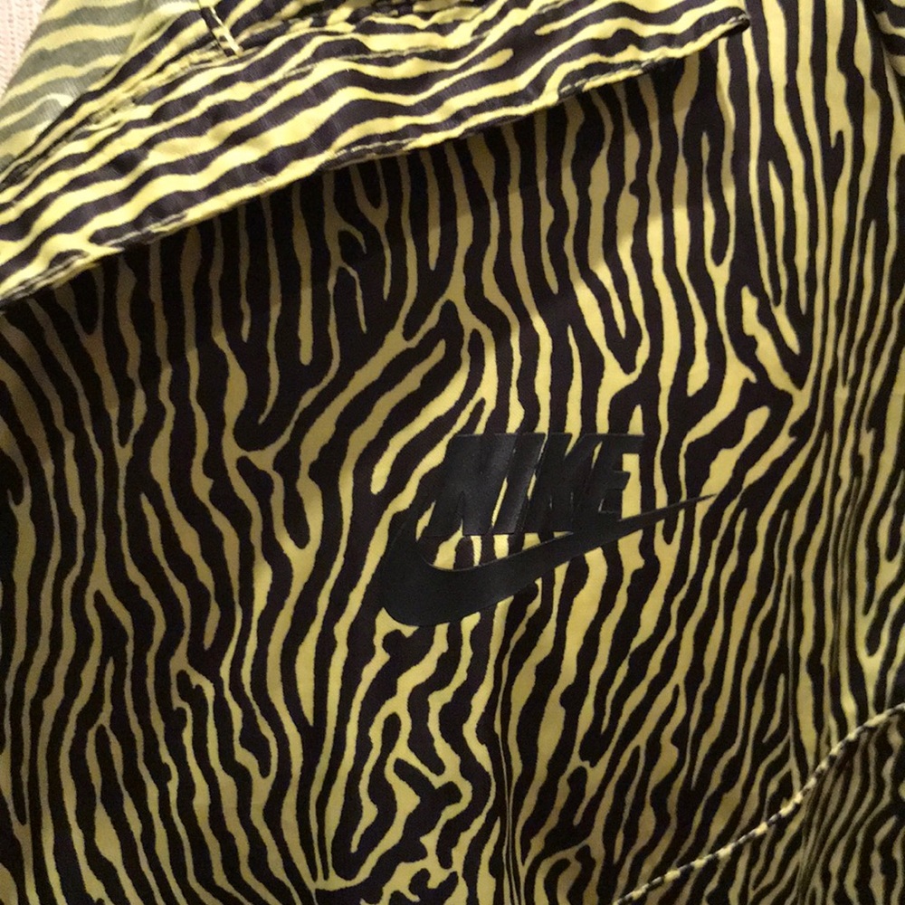 Nike RARE pouch windbreaker - Picture 4 of 8